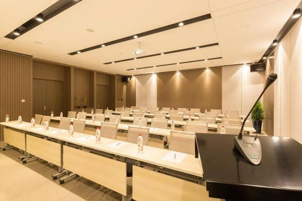 Atour Hotel Suzhou Industrial Park Yangcheng Lake Peninsula